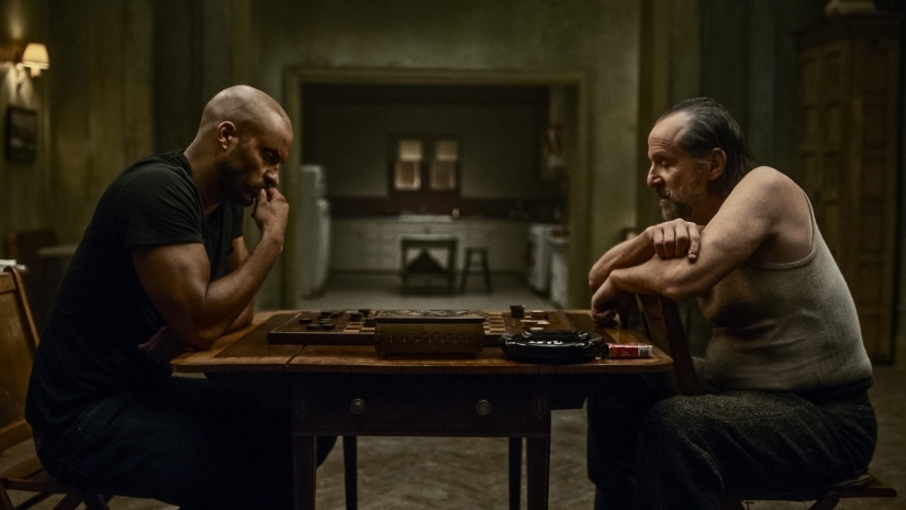 american-gods-season-1-episode-2-review-the-secret-of-the-spoons